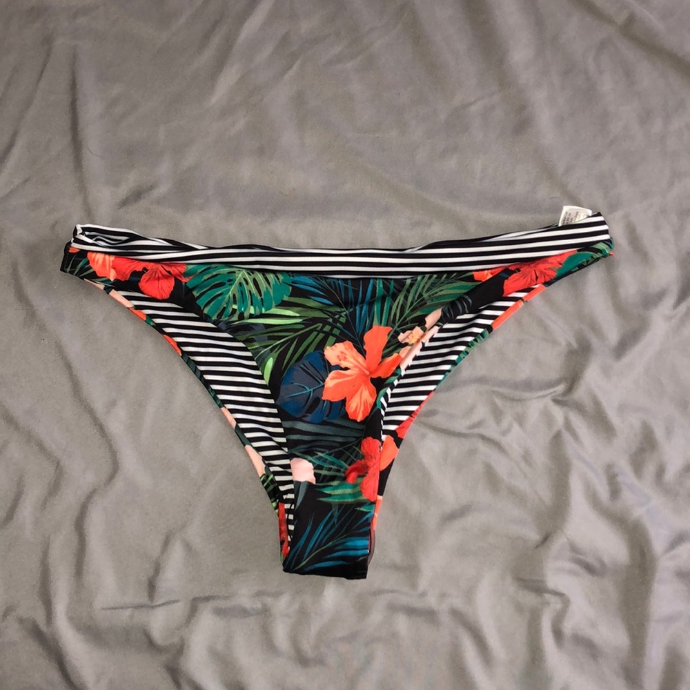 Romwe floral and stripe bikini bottom